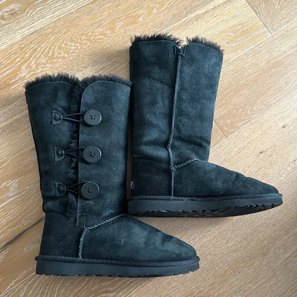 Ugg Boots - Picture 3 of 6